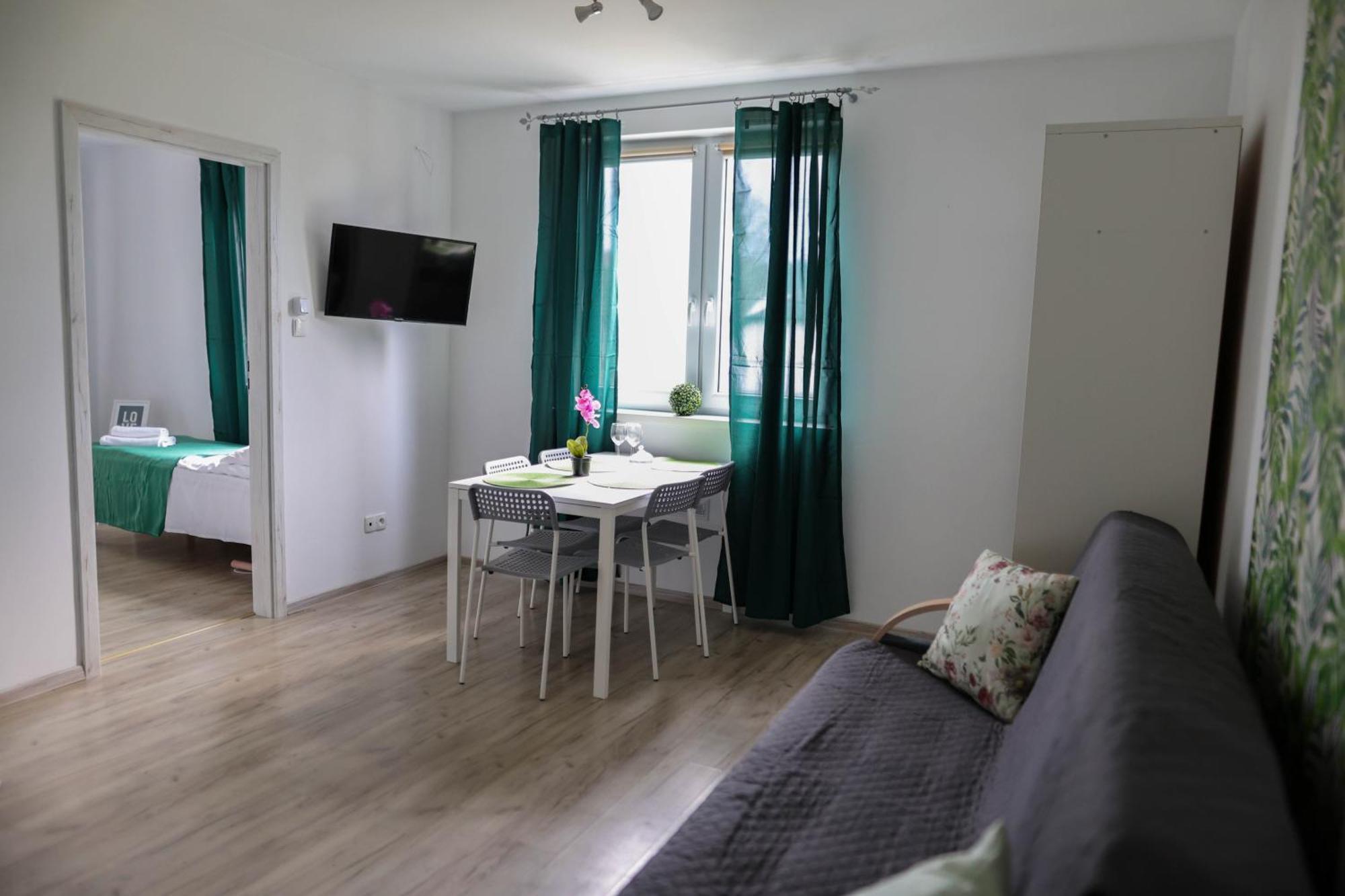 Apartamenty Poddabek- Basen Kryty, Sauna, Animacje Dla Dzieci , Malpi Gaj, Baseny Na Dachu Поддомбе Экстерьер фото