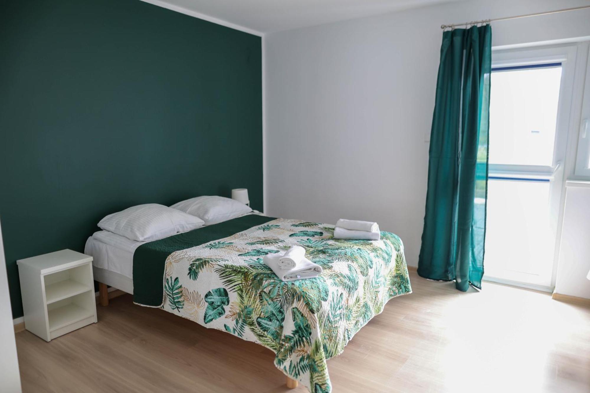 Apartamenty Poddabek- Basen Kryty, Sauna, Animacje Dla Dzieci , Malpi Gaj, Baseny Na Dachu Поддомбе Экстерьер фото